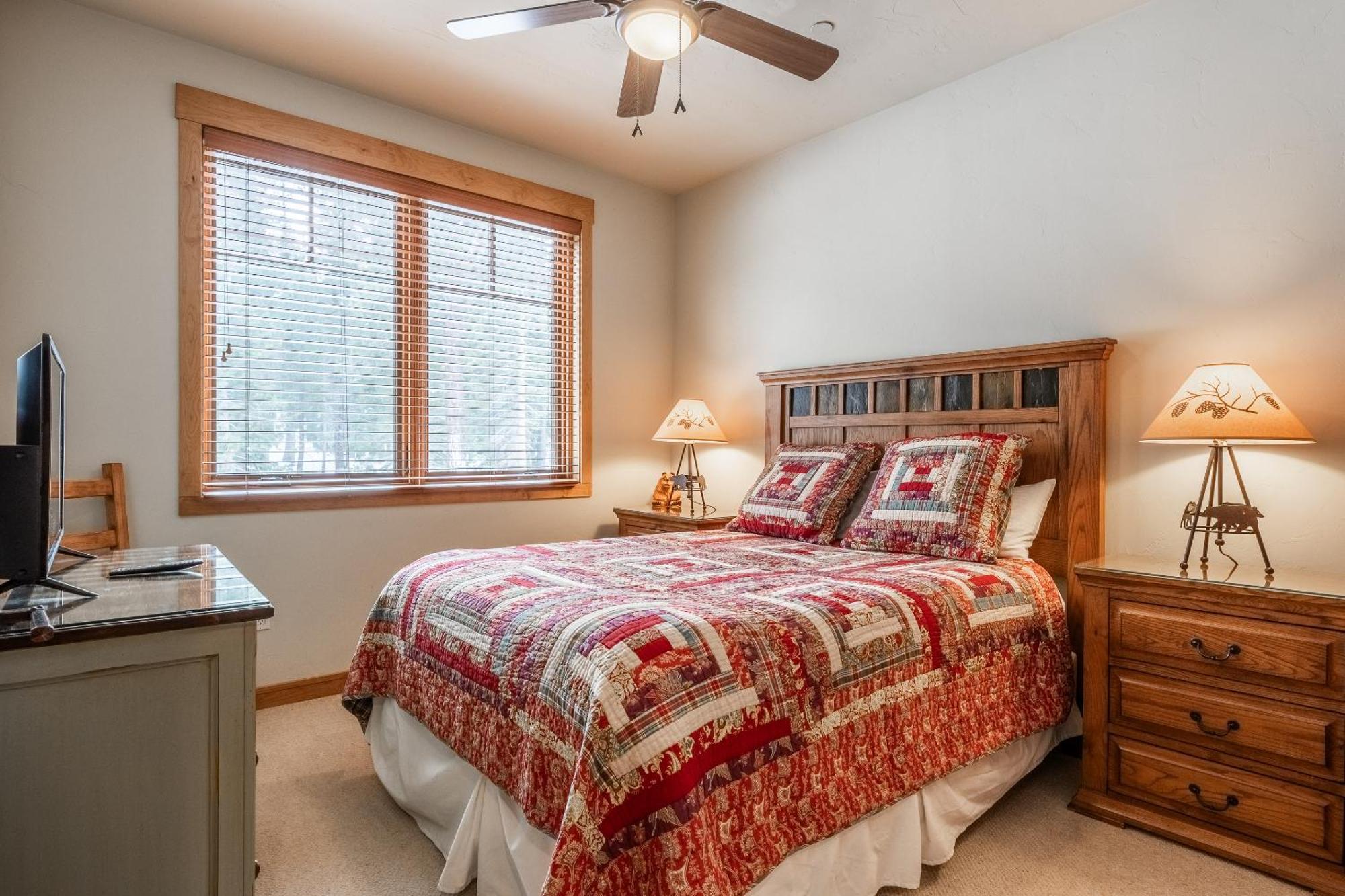 Upscale 4 Bed, 3 Bath At The Woodwinds With Amazing Mountain Views And Golf Course Access And Private Hot Tub And Garage Sleeps 10 Villa Mammoth Lakes Luaran gambar