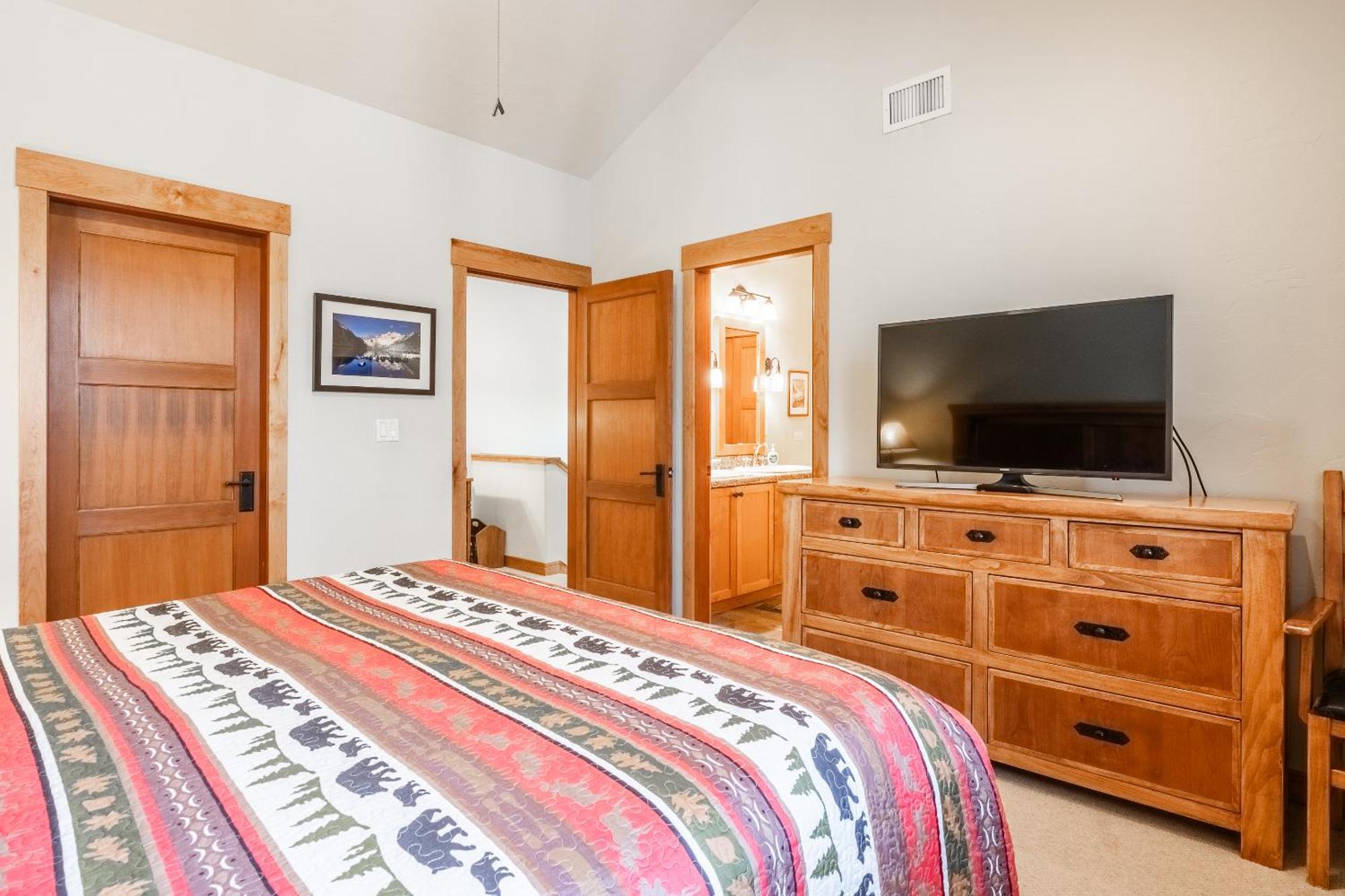 Upscale 4 Bed, 3 Bath At The Woodwinds With Amazing Mountain Views And Golf Course Access And Private Hot Tub And Garage Sleeps 10 Villa Mammoth Lakes Luaran gambar