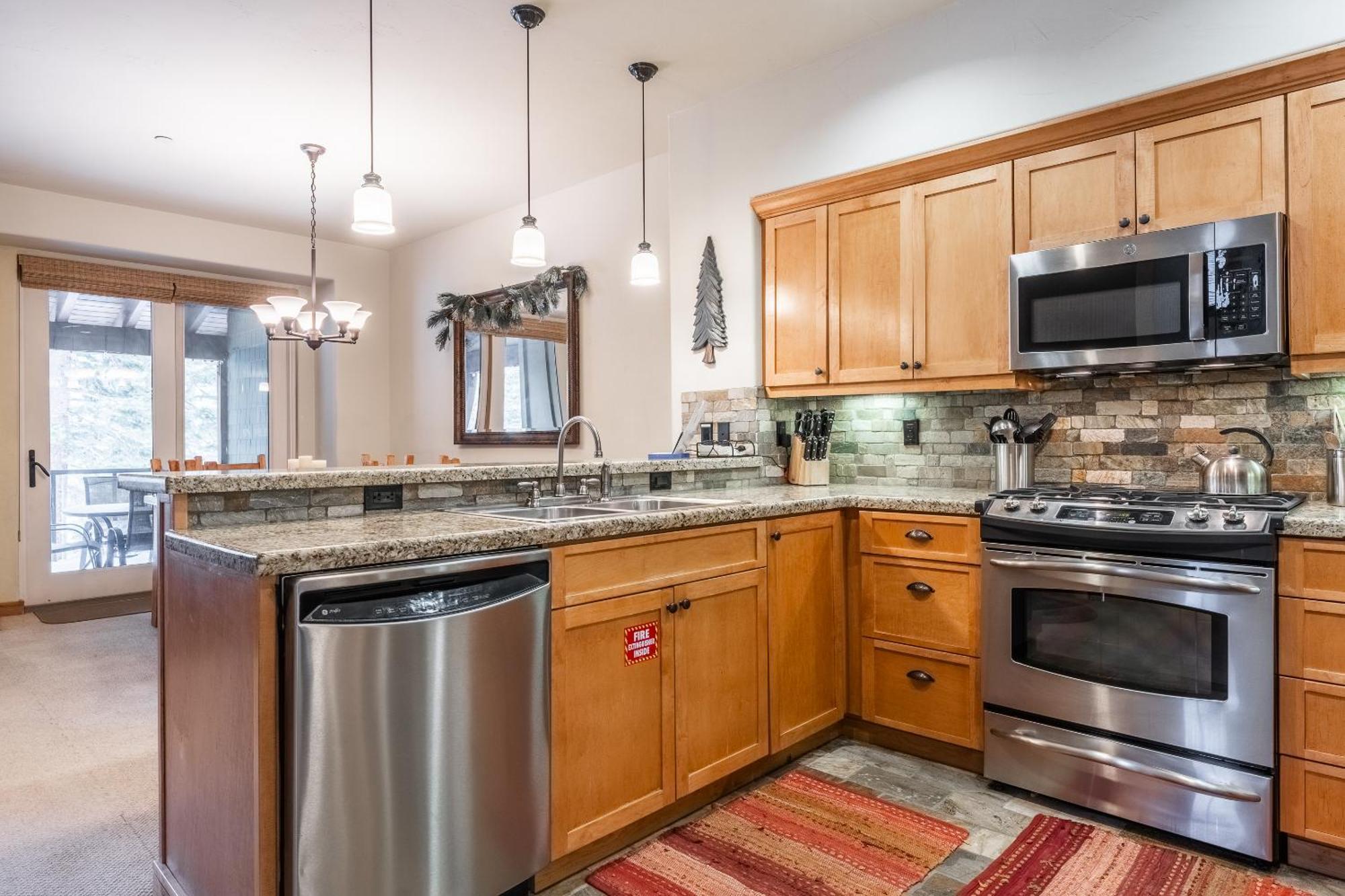 Upscale 4 Bed, 3 Bath At The Woodwinds With Amazing Mountain Views And Golf Course Access And Private Hot Tub And Garage Sleeps 10 Villa Mammoth Lakes Luaran gambar