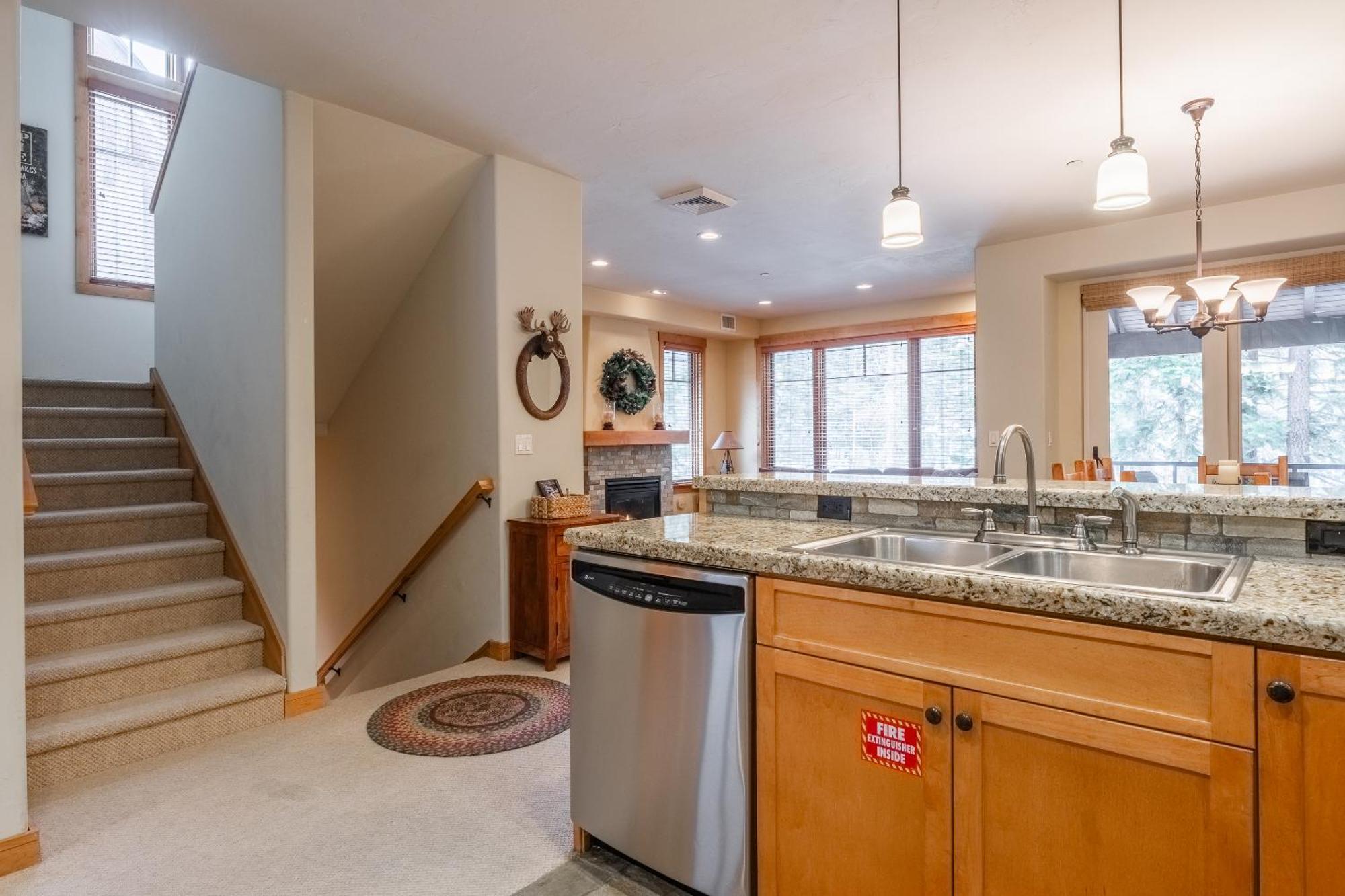 Upscale 4 Bed, 3 Bath At The Woodwinds With Amazing Mountain Views And Golf Course Access And Private Hot Tub And Garage Sleeps 10 Villa Mammoth Lakes Luaran gambar