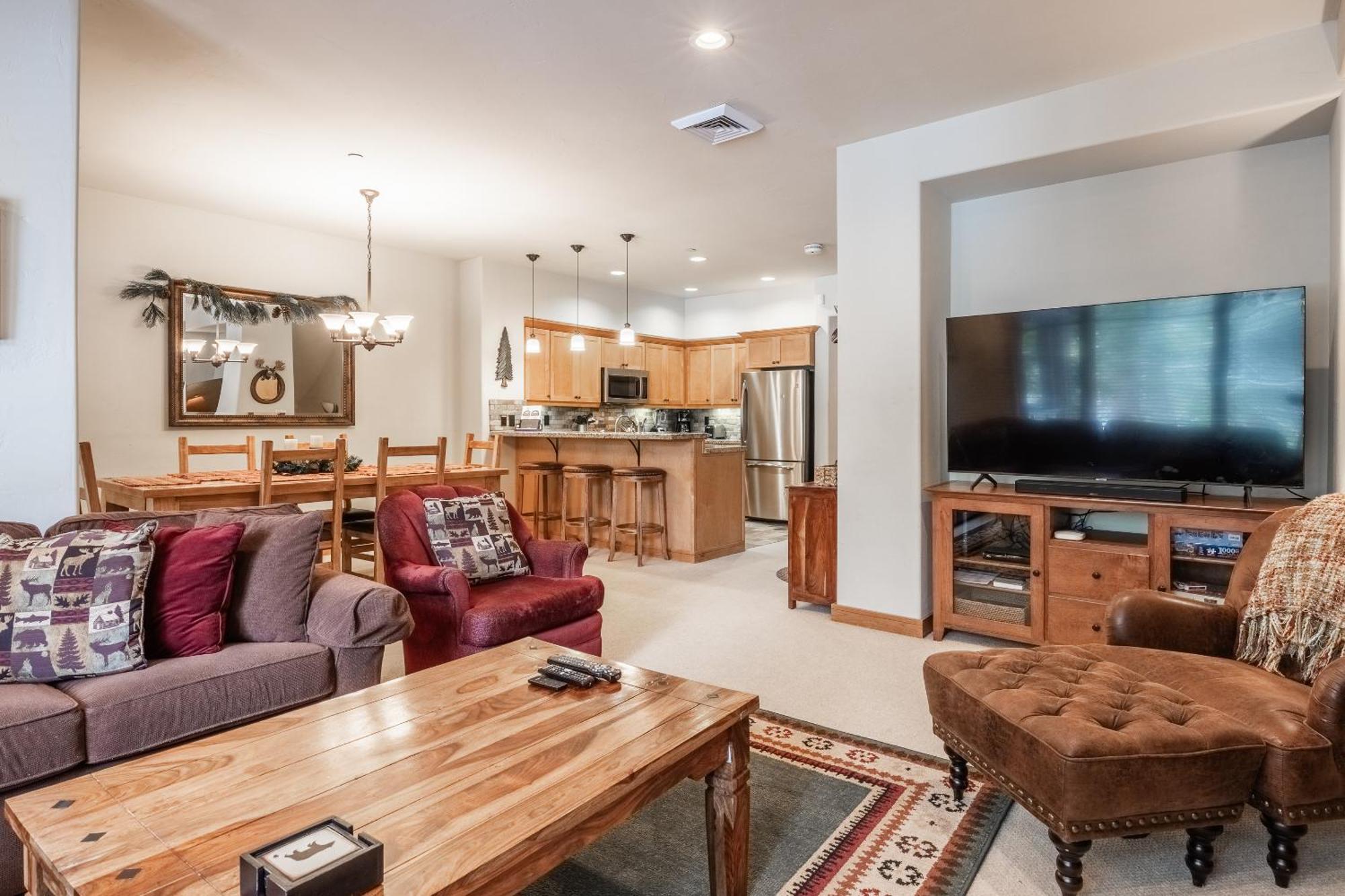 Upscale 4 Bed, 3 Bath At The Woodwinds With Amazing Mountain Views And Golf Course Access And Private Hot Tub And Garage Sleeps 10 Villa Mammoth Lakes Luaran gambar